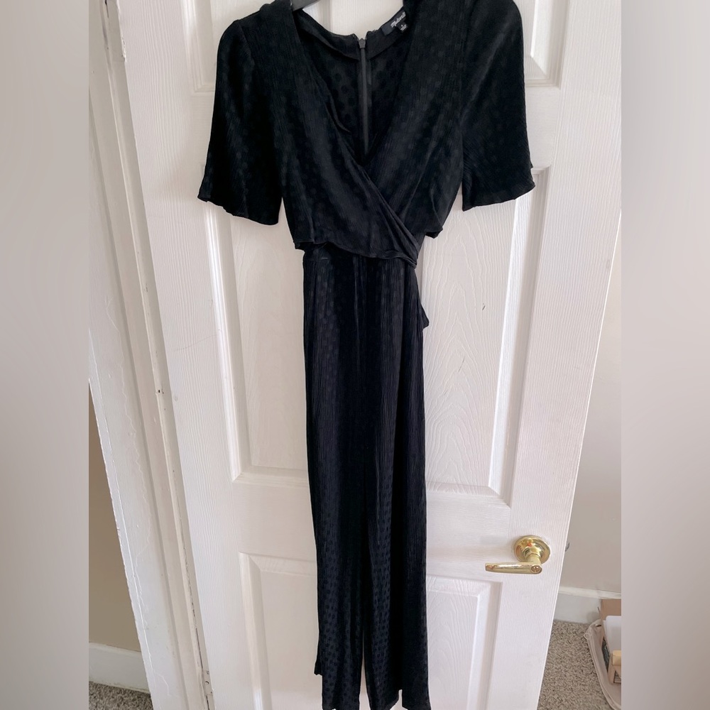 Madewell black v neck wrap jumpsuit size 6, barely worn